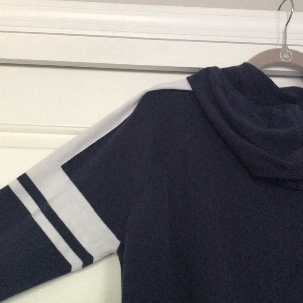 Athleta sweatshirt